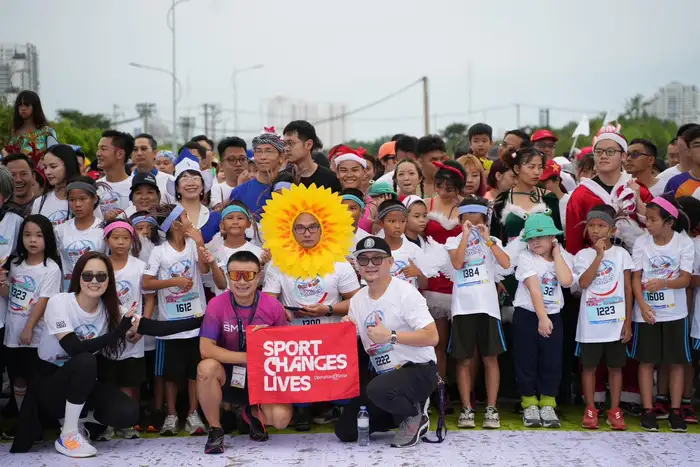 Giải chạy cộng đồng Color Run For Smiles 2023 do VNPR phối hợp tổ chức với Operation Smile Vietnam tại TP.HCM