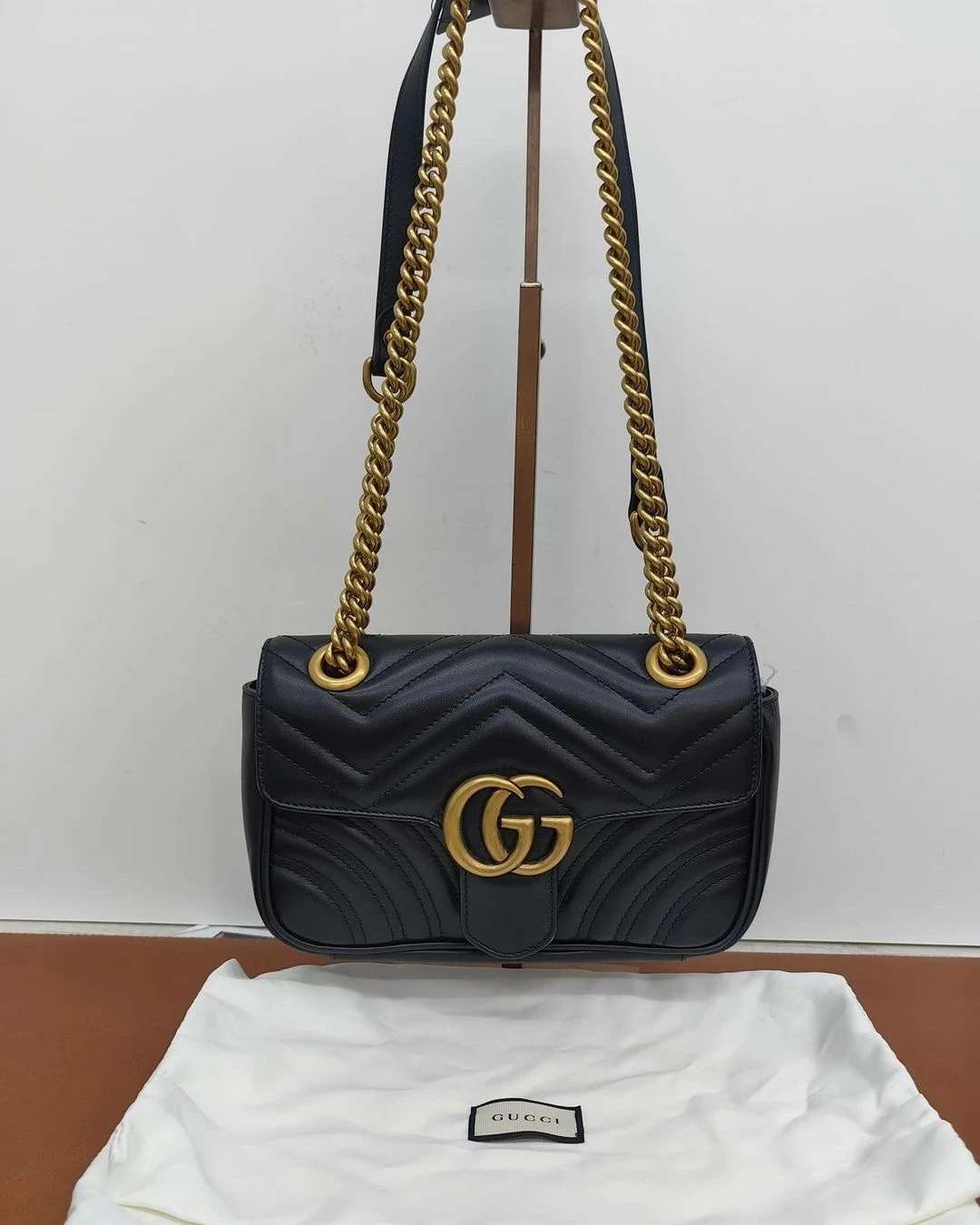 Giới trẻ Trung Quốc đưa túi Gucci, giày Maison Margiela lên ngôi