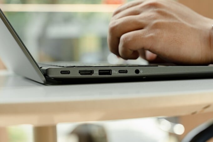 ASUS ra mắt Vivobook S14/S16 mỏng nhẹ với chip Intel® Core™ H-series, thời lượng pin lâu tới 20 giờ
