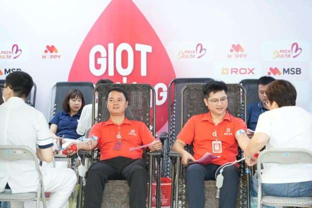Giọt thương 2025: CBNV ROX Group chung tay hiến máu, lan tỏa giá trị sống đẹp