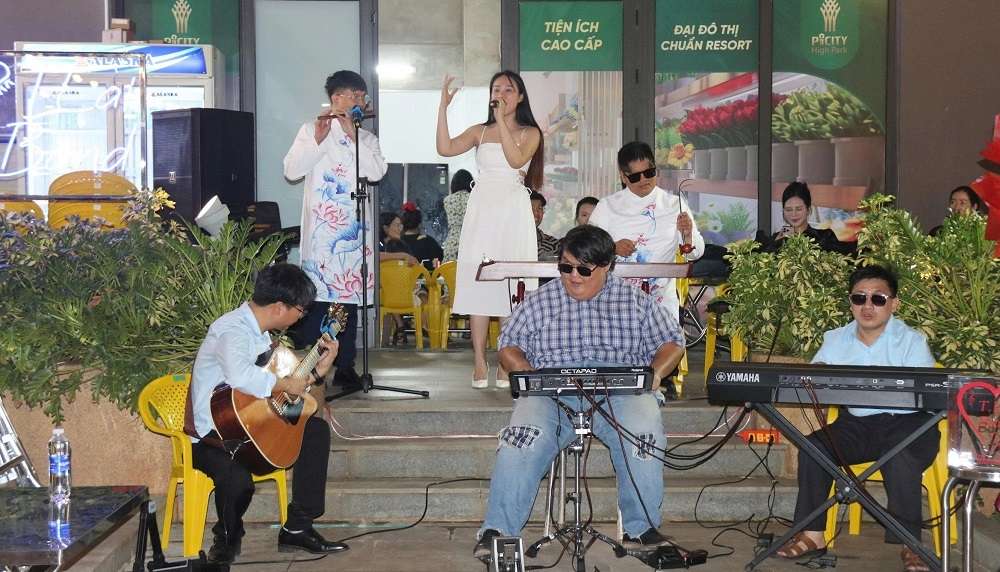 TLai Band: Âm nhạc là ánh sáng &#8211; Hành trình đánh thức trái tim