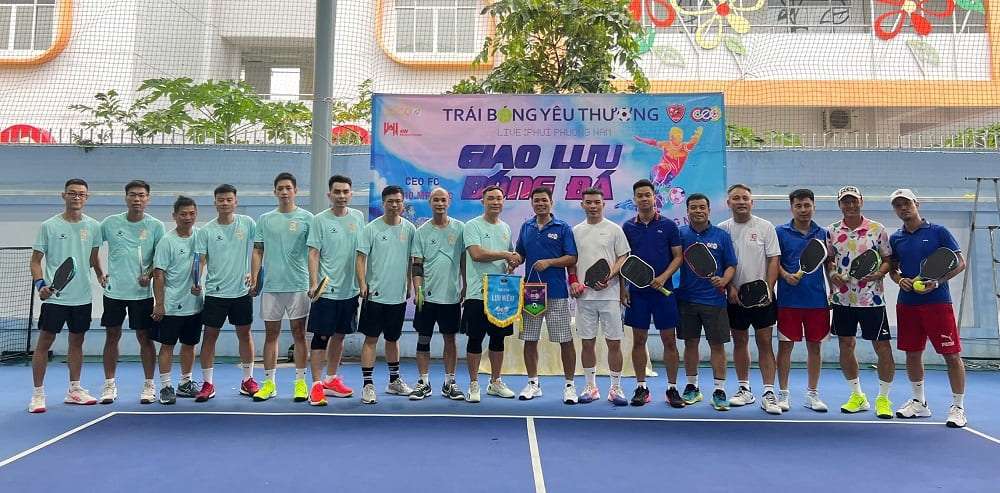 &#8216;Trái bóng yêu thương&#8217; tiếp sức học tập cho các em nhỏ chùa Long Hoa