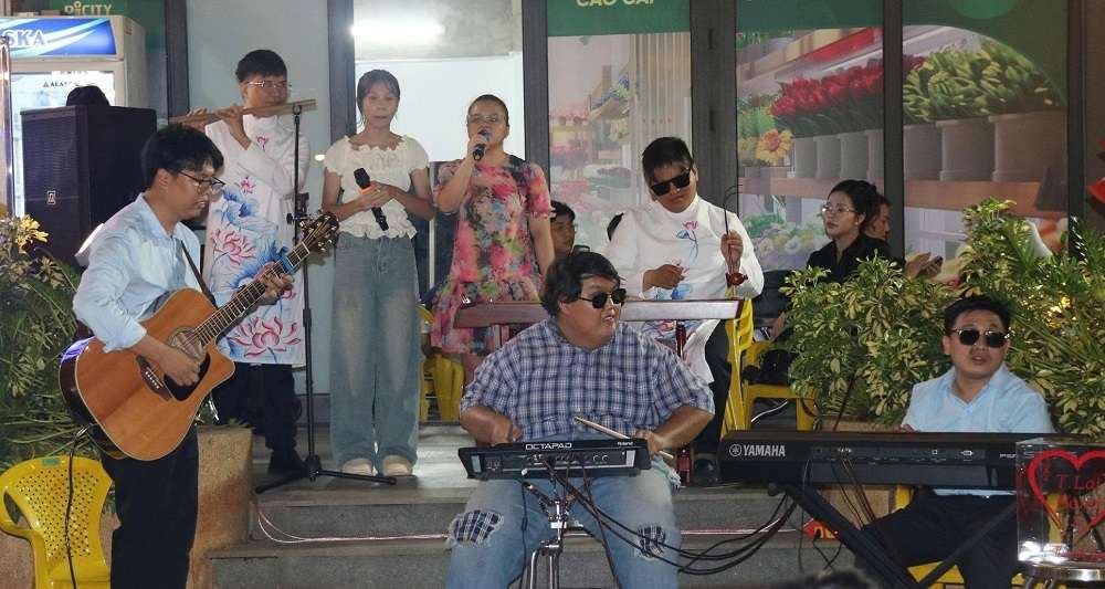 TLai Band: Âm nhạc là ánh sáng &#8211; Hành trình đánh thức trái tim